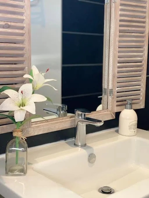 Apartment Hebergement De Charme Et Sejour Bien-Etre Auvergne Neure