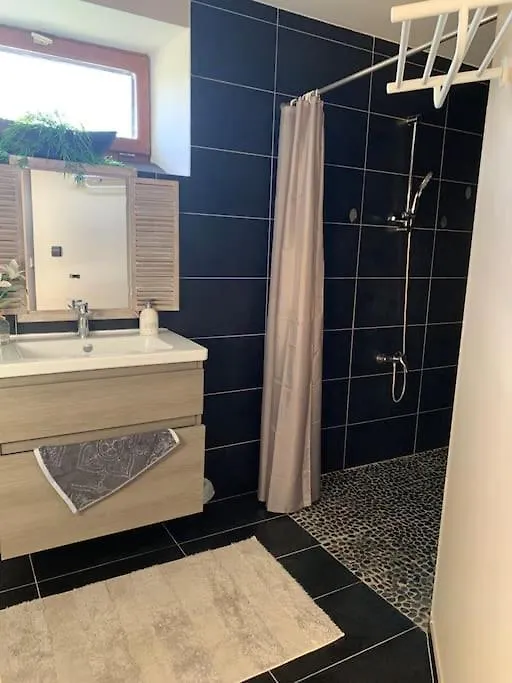 Hebergement De Charme Et Sejour Bien-Etre Auvergne Neure Apartment